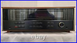 Mcintosh MR7083 Stereo AM/FM Tuner Digital readout, Mono/Stereo Spatial, Panloc
