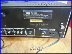 SANSUI TU-9500 AM/FM STEREO TUNER in very nice shape. One owner. Handsome