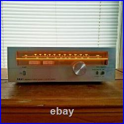 VINTAGE AKAI model AT-2250 AM FM Stereo Tuner Working