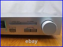 Vintage 1980s YAMAHA Natural Sound AM/FM Stereo Tuner T-05 Japan