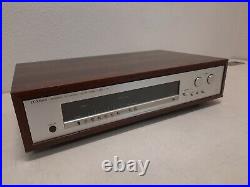 Vintage Luxman Frequency Synthesized AM/FM Stereo Tuner T-115