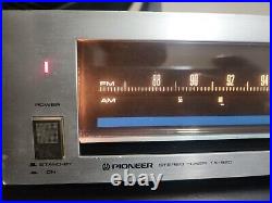 Vintage Pioneer TX-520 AM/FM Stereo Tuner Japan Powers on with audio