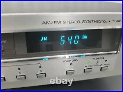 Vintage Studio Standard Fisher AM/FM Stereo Synthesizer Tuner FM-2421 Silverface